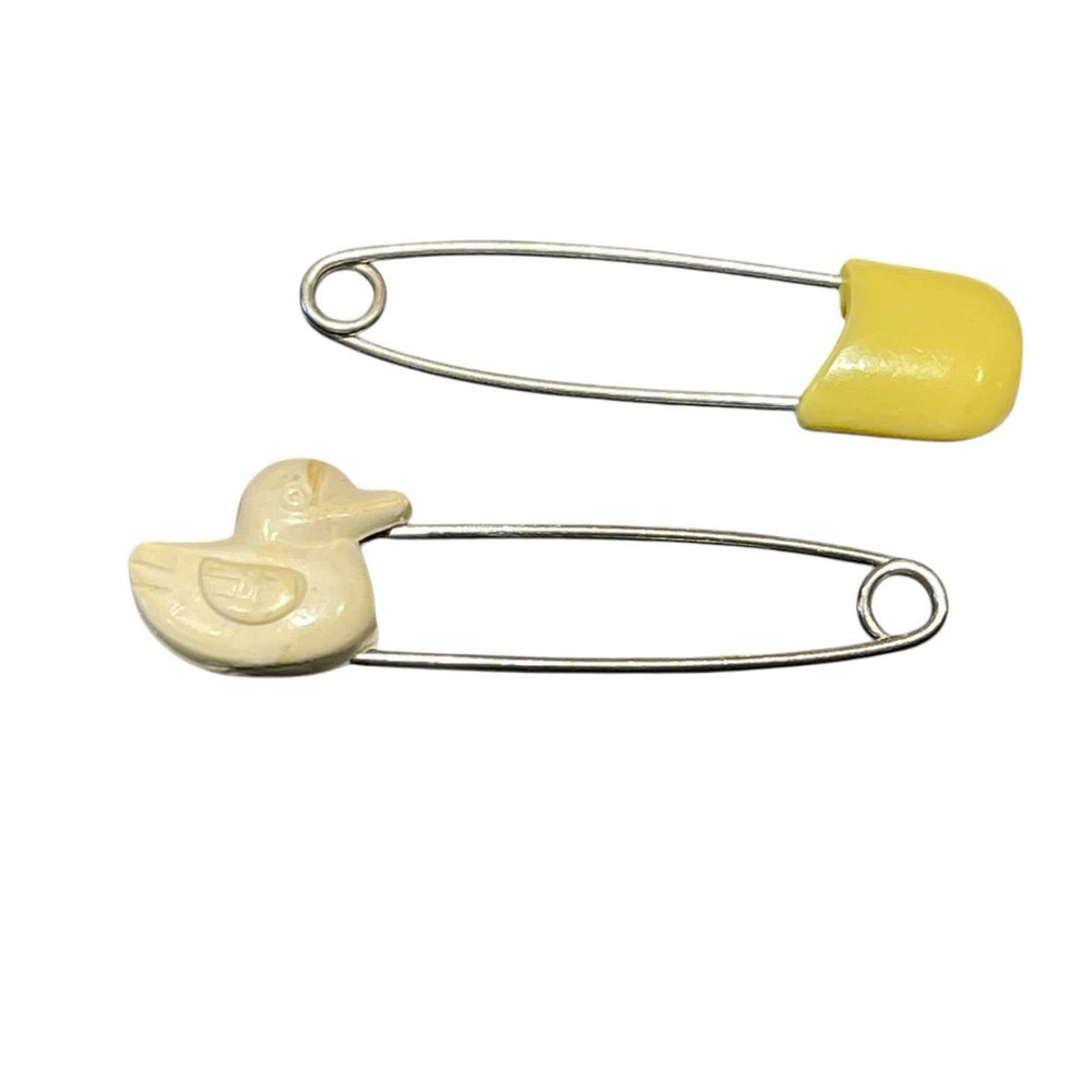 Vintage Cream Duck & Solid Yellow Diaper Pin Set Of 2 EUC Made In Japan